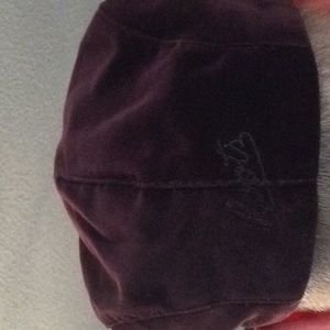 Roots velvet cap